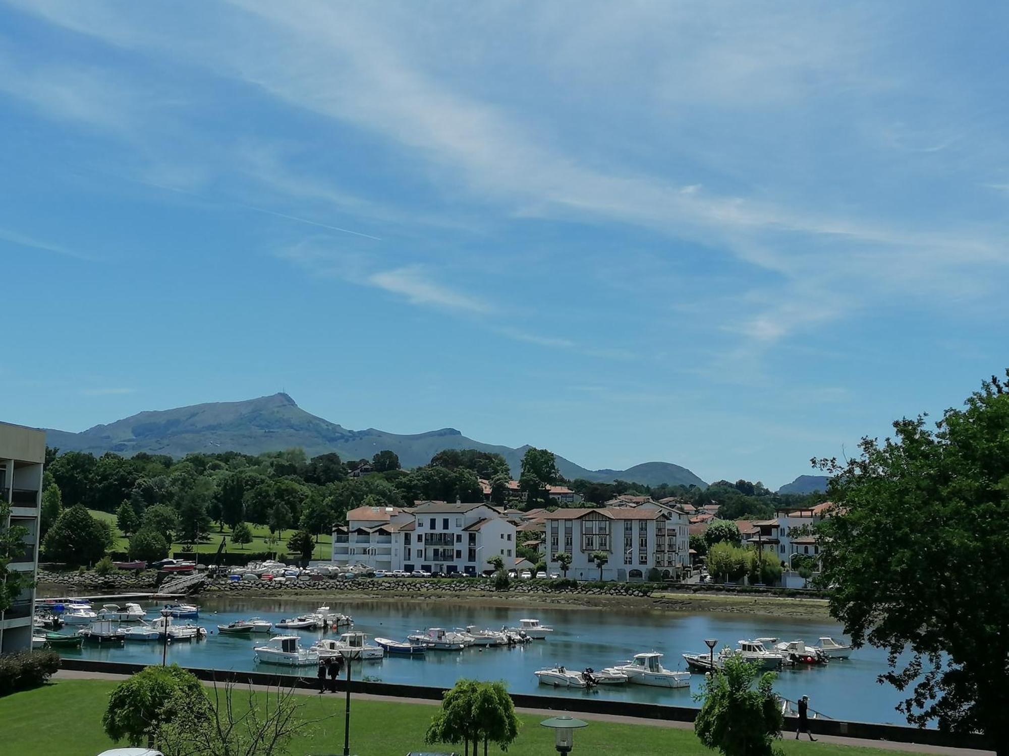 Grand Avec Vue - A Pied Appartement