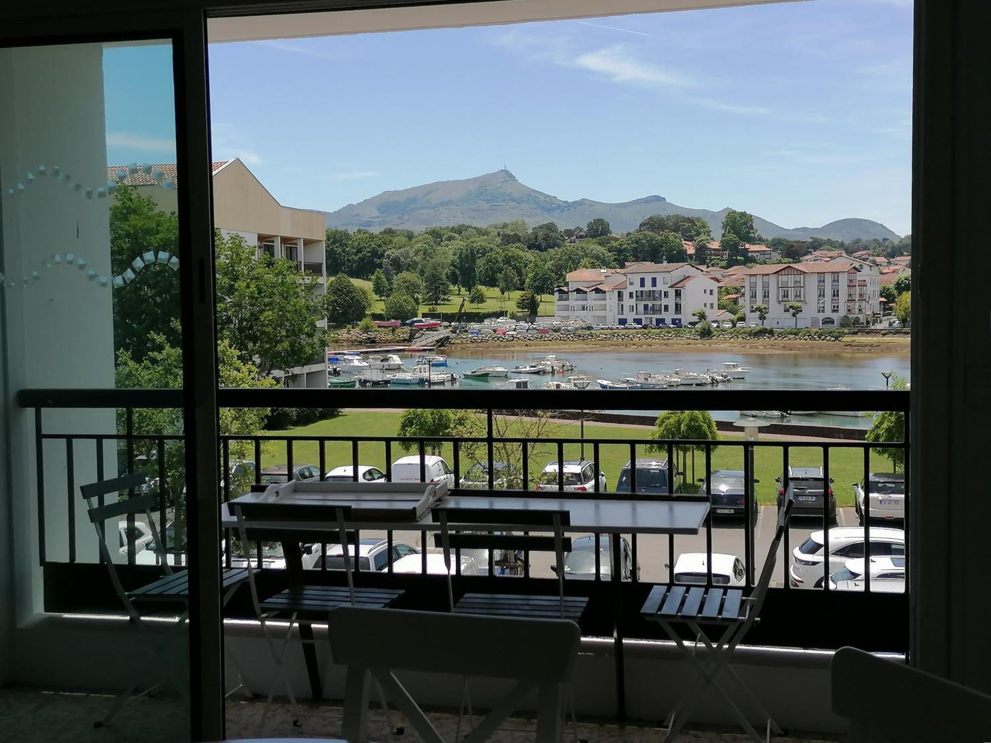 Grand Avec Vue - A Pied Appartement *
